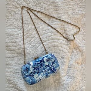 Lilly Pulitzer Blue Catch N Keep Clutch Purse Hard Shell Crossbody